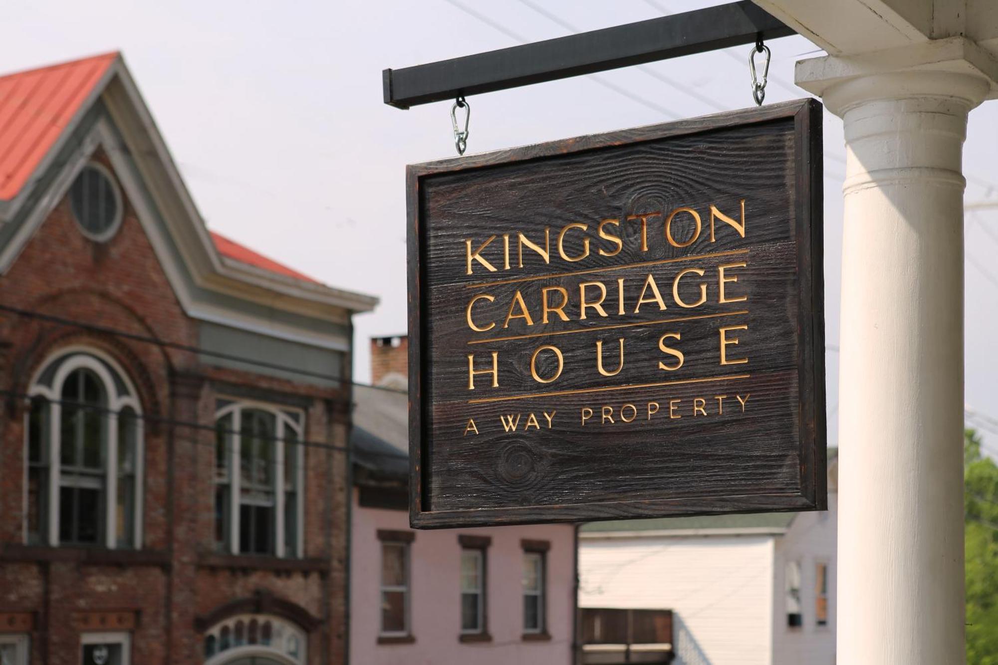 לינה וארוחת בוקר Kingston Carriage House מראה חיצוני תמונה